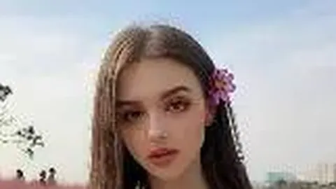 热刺携手AIA再续传奇，新赛季全新训练战袍即将亮相！