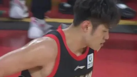 泰晤士报揭露：巴黎俱乐部开出7000万欧报价力邀曼城中场球星B席加盟